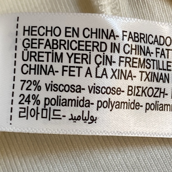 NWT. Massimo Dutti White Top with Contrast Piping Detail. Size M. - Picture 7 of 8